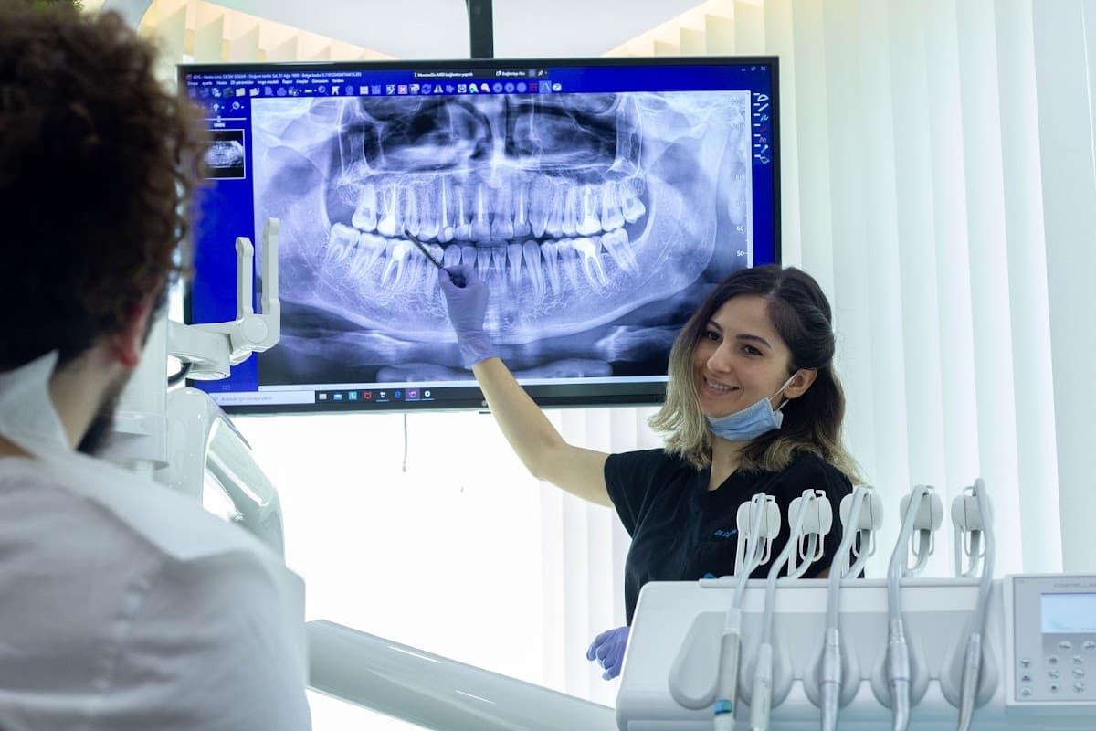 Mevsim Dental Clinic - Photo 4