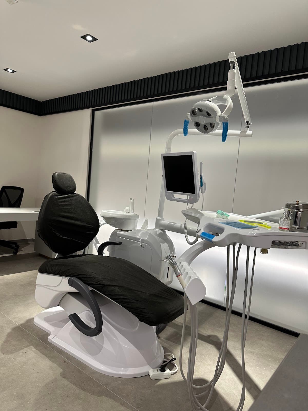 Autora Dental Clinic - Photo 1