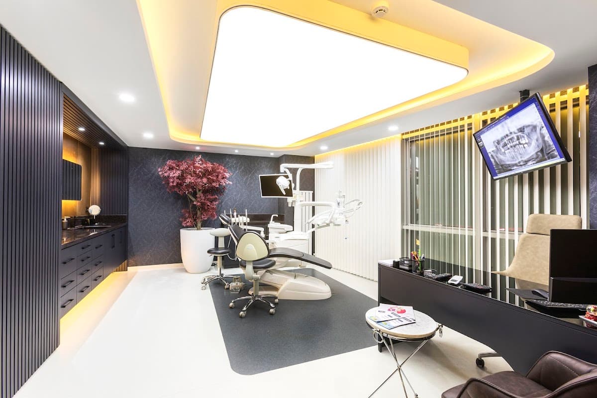 Mevsim Dental Clinic - Photo 3
